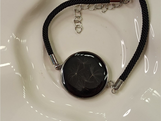 Bransoletka z żywicy okrągła z dmuchawcami