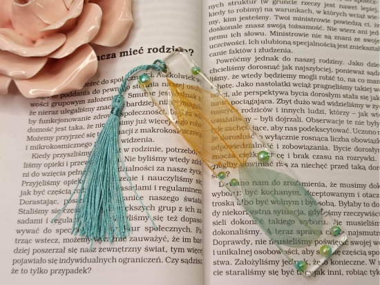 Zakładka do książki z listkami