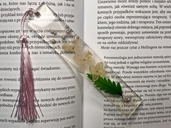 Zakładka do książki z hortensjami