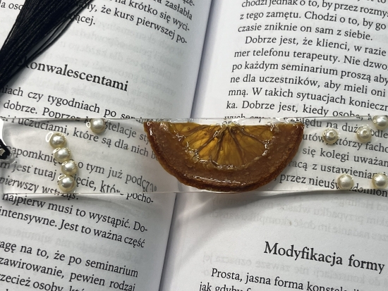 Zakładka z żywicy epoksydowej /plaster pomarańczy/